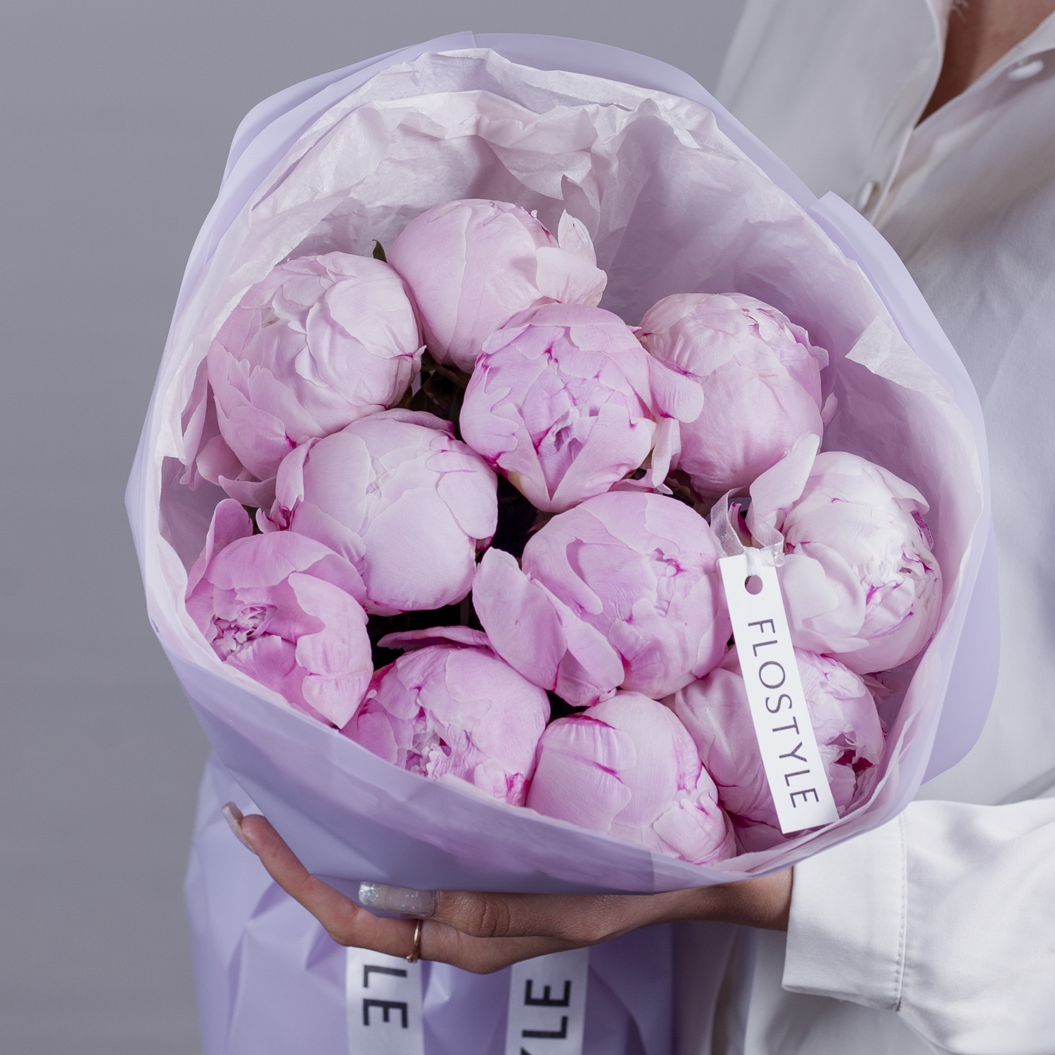 Букет из 11 розовых пионов Love…